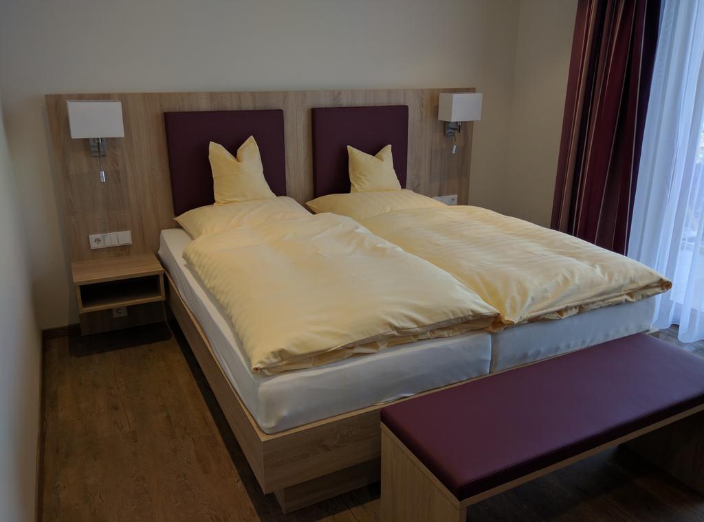 Hotel Zur-Borke Neuenrade エクステリア 写真