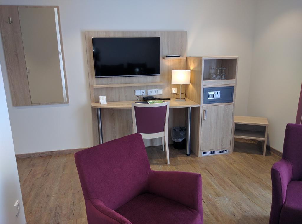 Hotel Zur-Borke Neuenrade エクステリア 写真