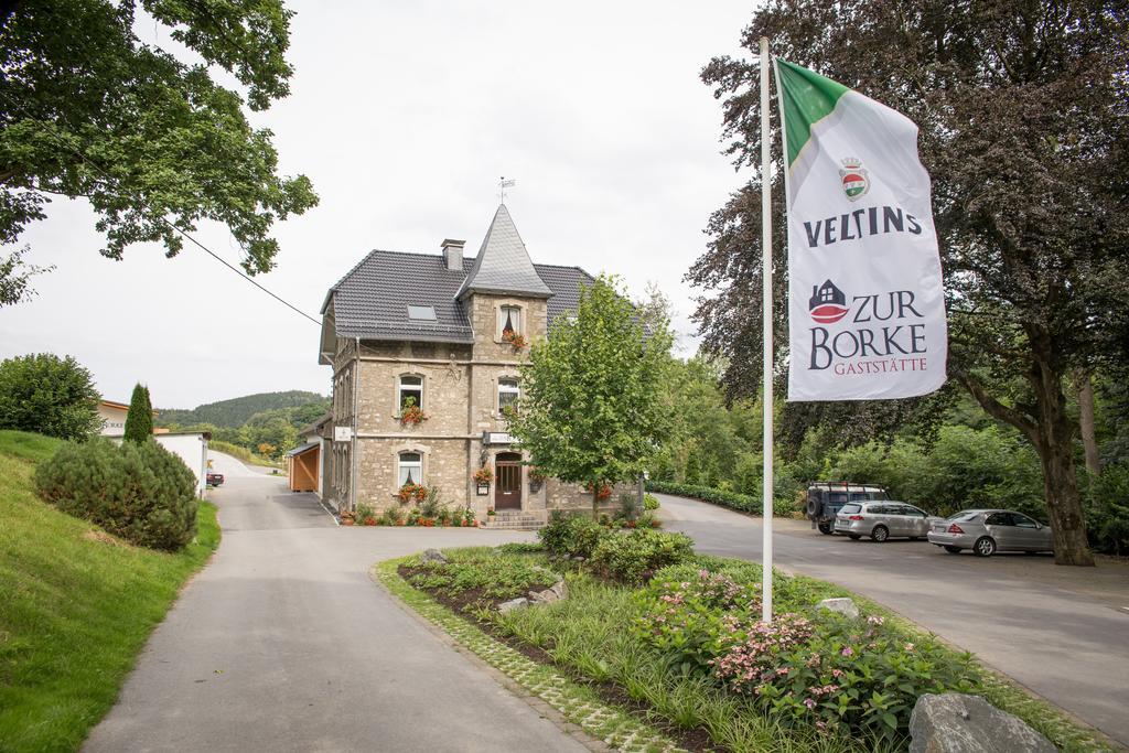 Hotel Zur-Borke Neuenrade エクステリア 写真